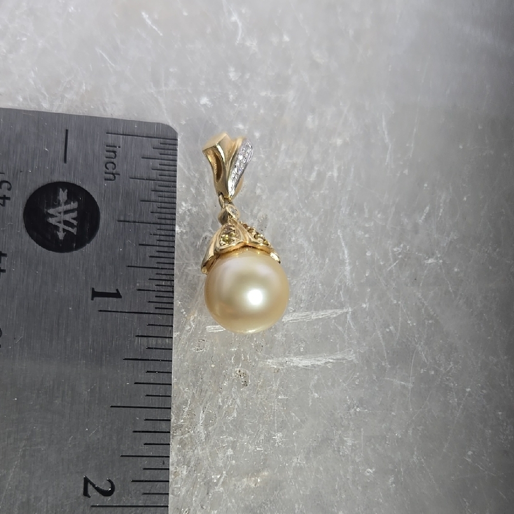 14kt Golden South Sea Pearl Pendant - Picture 9 of 10